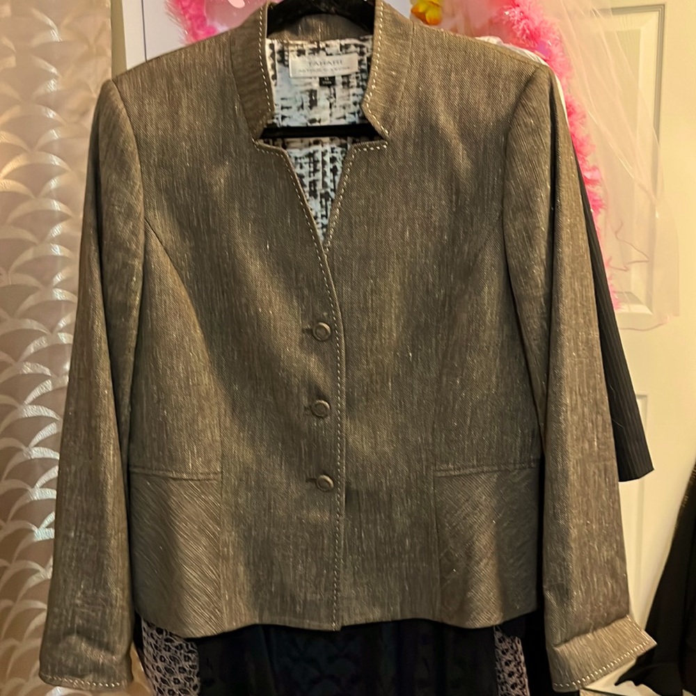 Tahari light brown blazer Size 14 like new!